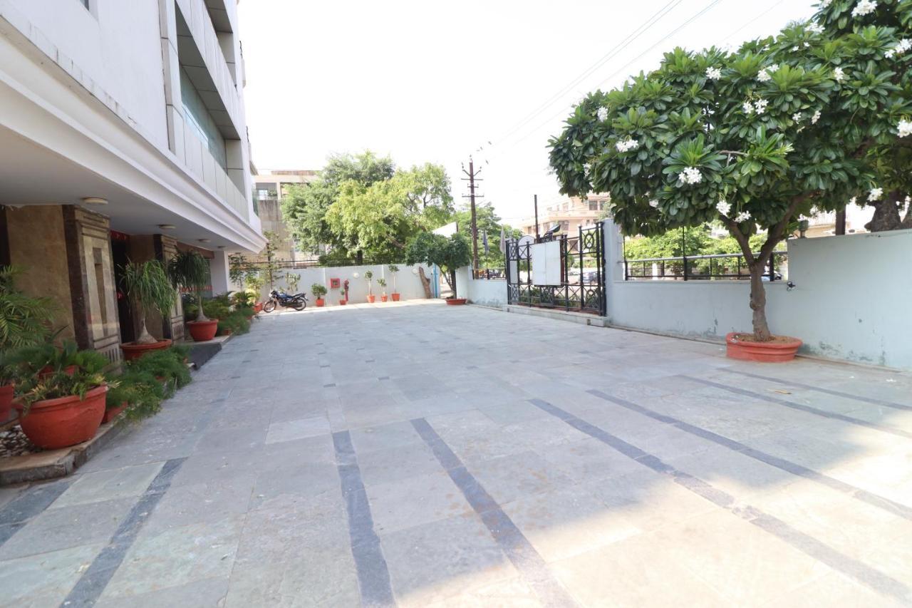 Crestmont Ashapurna Jaipur, Banipark Hotell Eksteriør bilde