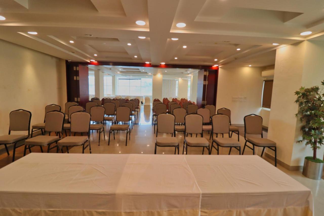 Crestmont Ashapurna Jaipur, Banipark Hotell Eksteriør bilde